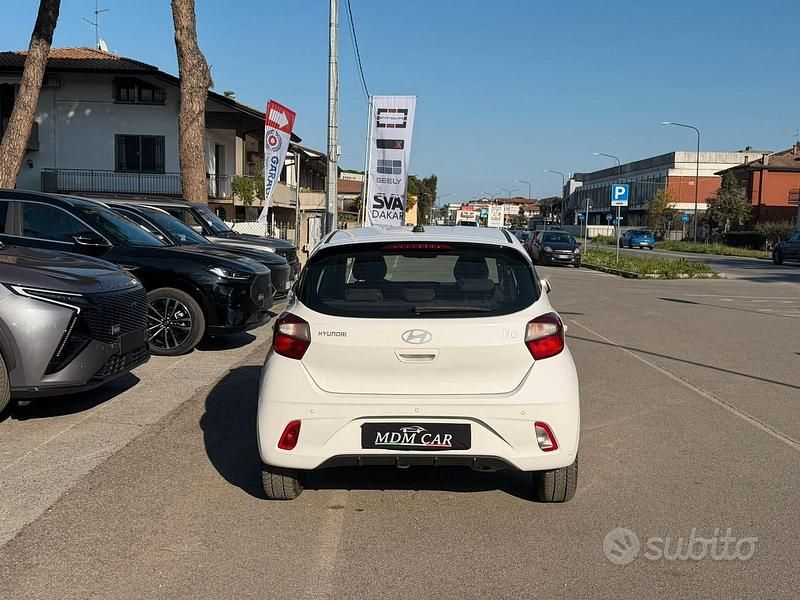 Usata Hyundai i10 67 CV (49 kW) 2022 Bianco Utilitaria