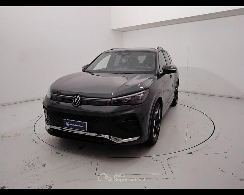 Usata VW Tiguan R-line 150 CV (110 kW) 2025 Grigio SUV