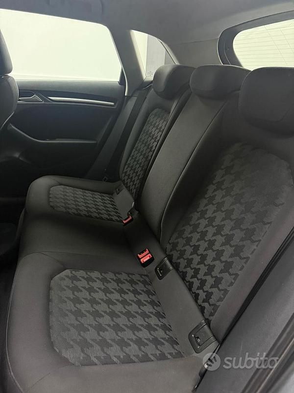 Usata Audi A3 Attraction 110 CV (80 kW) 2016 Grigio Berlina