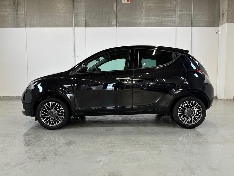 Usata Lancia Ypsilon Silver 69 CV (50 kW) 2023 Nero Utilitaria