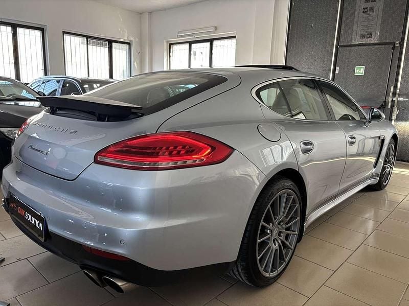 Usata Porsche Panamera 420 CV (308 kW) 2013 Rhodium silver metallic Utilitaria