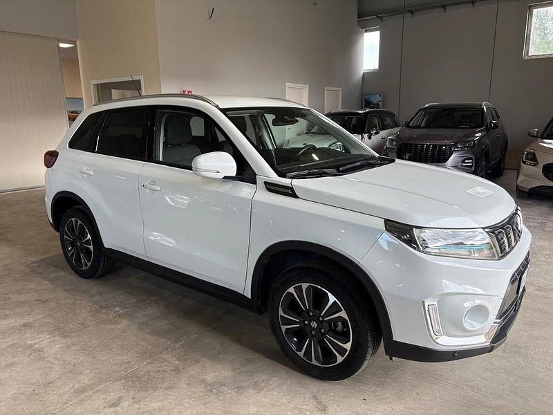 Usata Suzuki Vitara 129 CV (94 kW) 2024 Bianco SUV