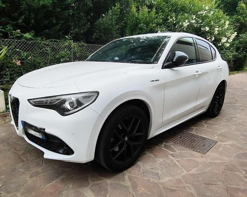 Usata Alfa Romeo Stelvio Veloce 209 CV (153 kW) 2021 SUV