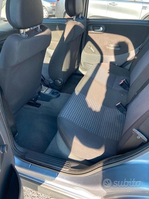 Usata Opel Corsa 80 CV (58 kW) 2005 Grigio Utilitaria
