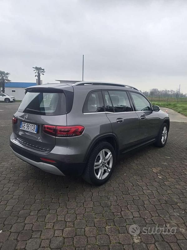 Begagnad Mercedes GLB200 Business 163 HK (119 kW) 2021 Grå SUV