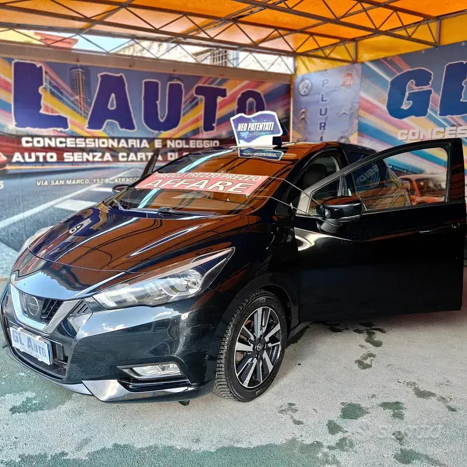 Usata Nissan Micra Tekna 90 CV (66 kW) 2018 Grigio Utilitaria
