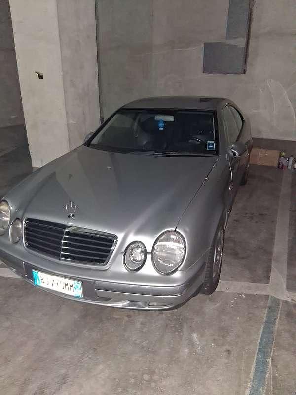 Usata Mercedes CLK200 Elegance 192 CV (141 kW) 1997 Argento Coupé