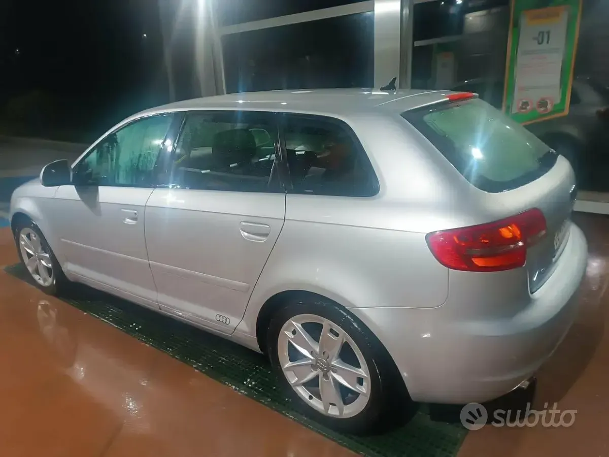 Gebraucht Audi A3 140 PS (102 kW) 2010 Grau Kleinwagen