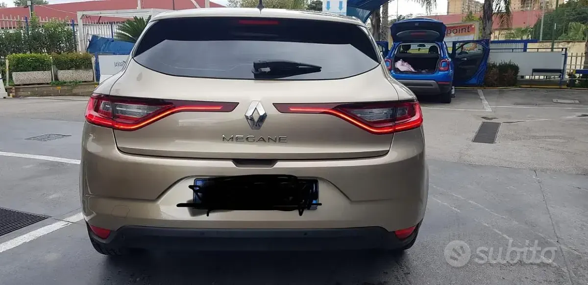 Usata Renault Mégane IV 90 CV (66 kW) 2017 Giallo Berlina