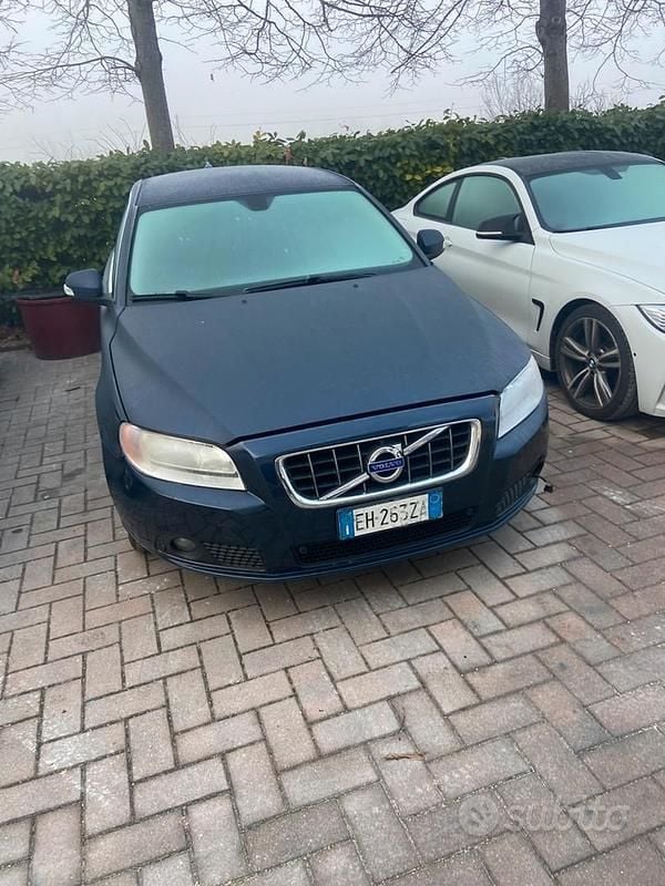 Usata Volvo V70 136 CV (100 kW) 2011 Station wagon