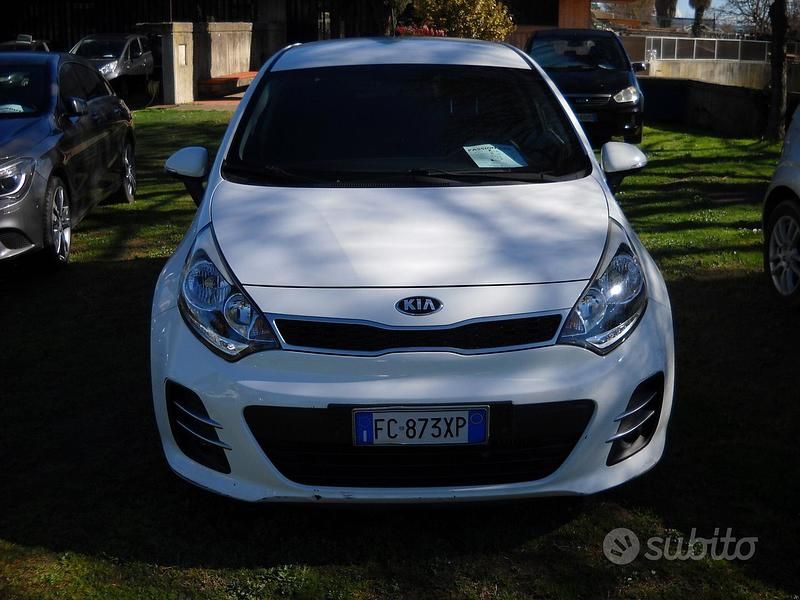 Usata Kia Rio 89 CV (65 kW) 2016 Bianco Utilitaria