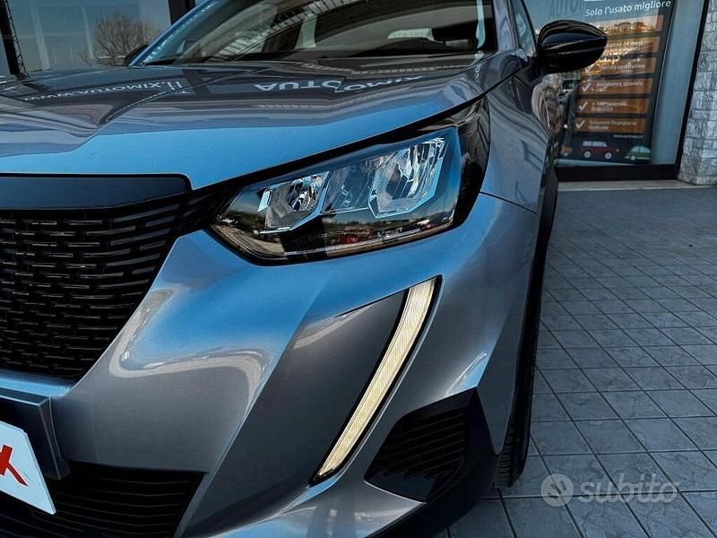 Usata Peugeot 2008 Active 131 CV (96 kW) 2021 Grigio SUV