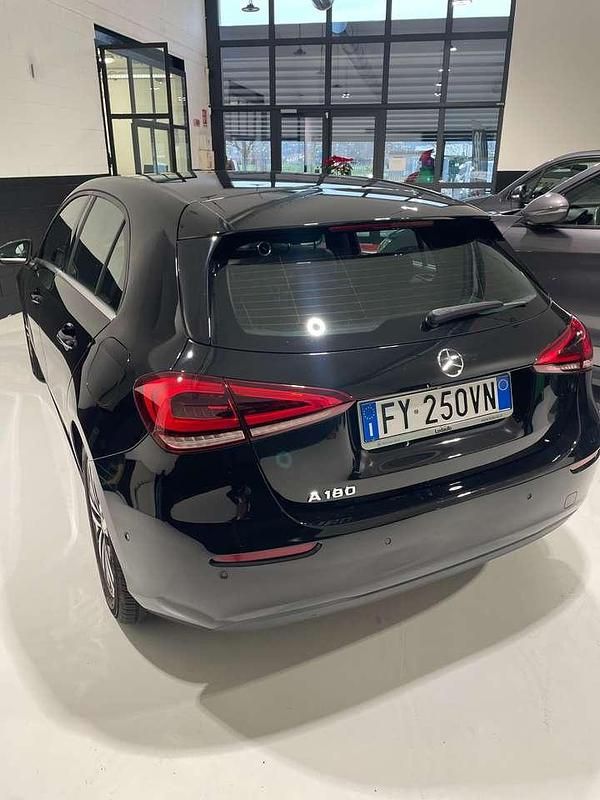 Usata Mercedes A180 Premium 136 CV (100 kW) 2019 Nero Berlina