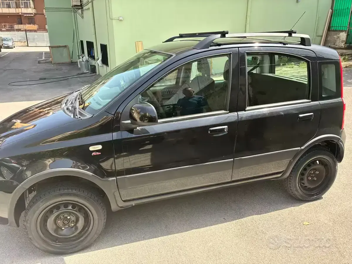 Usata Fiat Panda 4x4 69 CV (50 kW) 2012 Nero Utilitaria