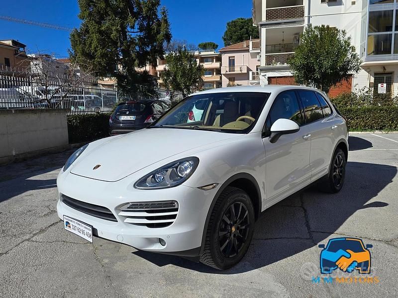 Usata Porsche Cayenne 245 CV (180 kW) 2012 Bianco SUV
