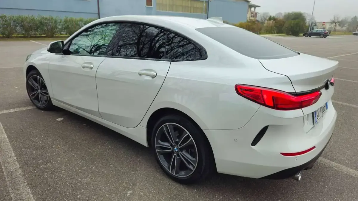 Usado BMW 218 Sport Line 150 HP (110 kW) 2020 Branco Coupé