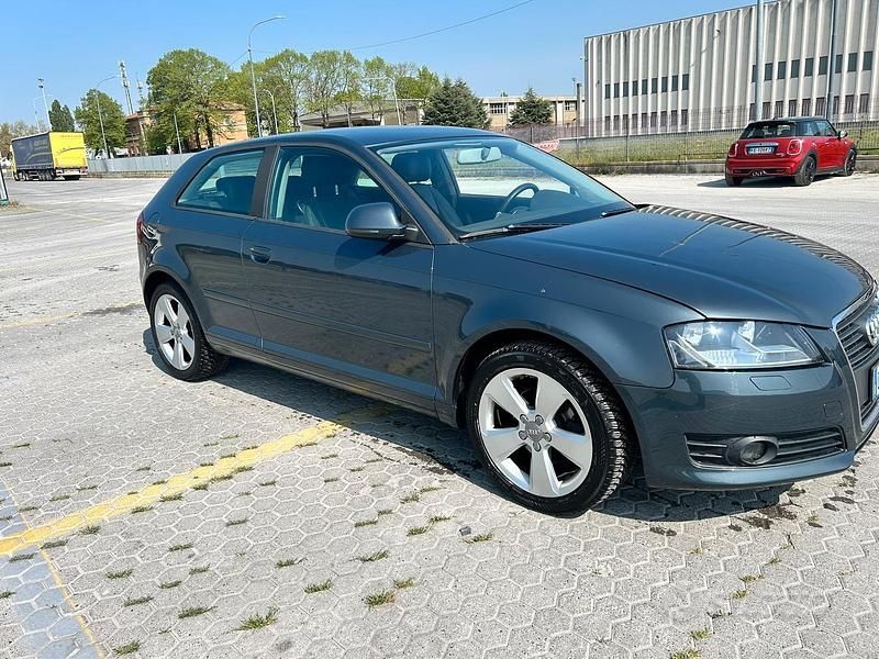 Usata Audi A3 Ambition 102 CV (75 kW) 2010 Blu Utilitaria