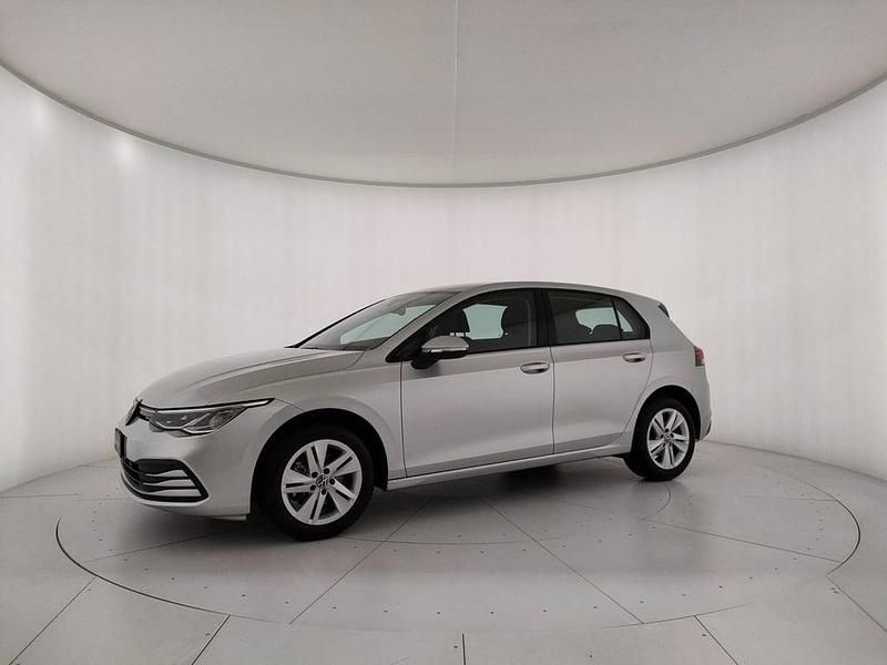 Usata VW Golf VIII Life 110 CV (80 kW) 2022 Argento metallizzato Berlina