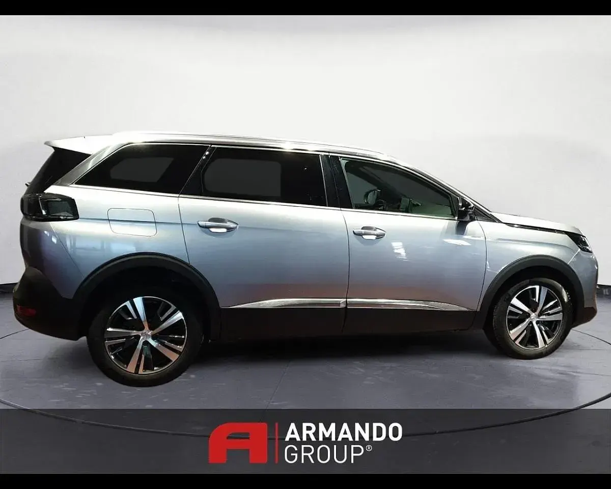 Usata Peugeot 5008 Allure 131 CV (96 kW) 2024 Grigio SUV