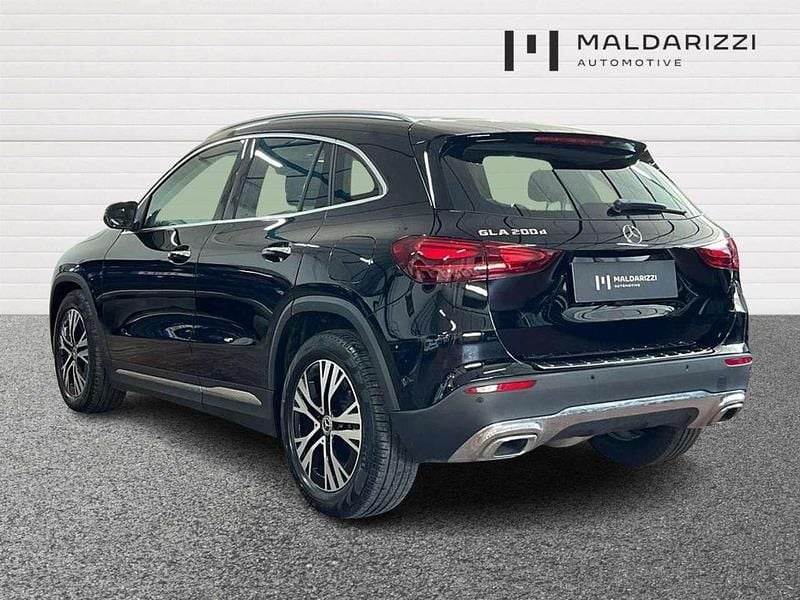 Usata Mercedes GLA200 Advanced Plus 150 CV (110 kW) 2024 Nero SUV
