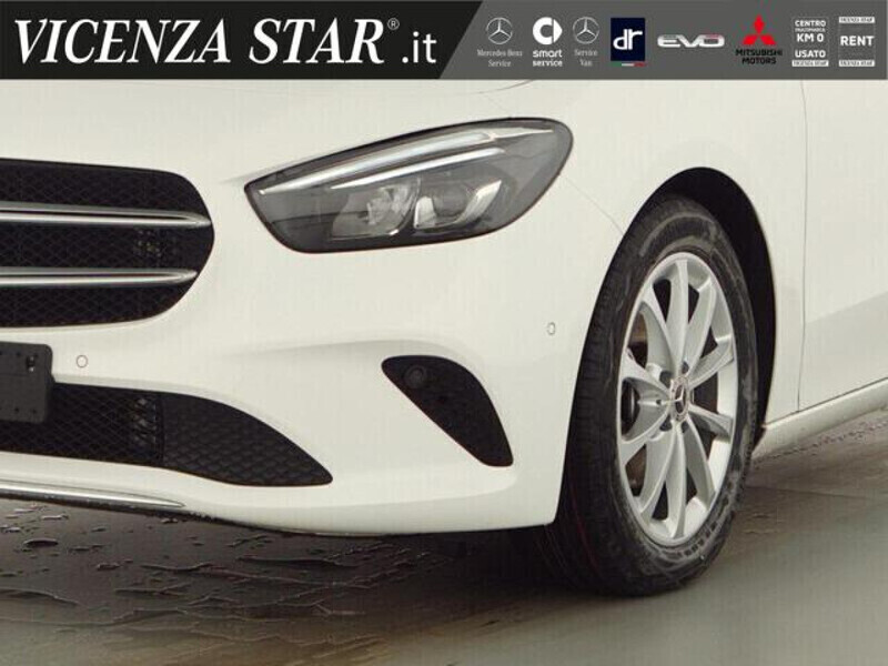 Usato 2022 Mercedes 180 1.3 Benzin 136 CV (25.700 €)