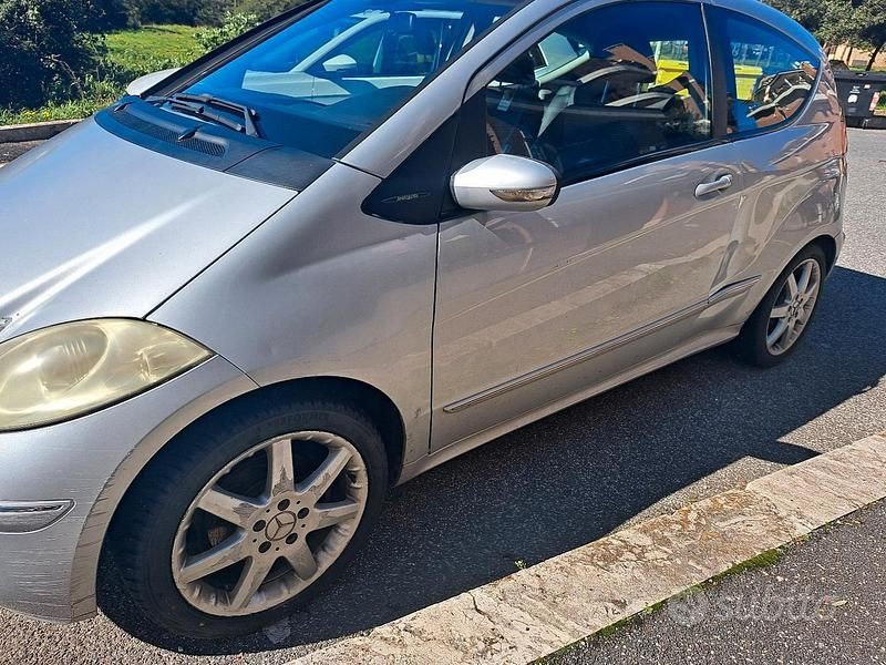 Usata Mercedes A180 Avantgarde 109 CV (80 kW) 2004 Grigio Berlina
