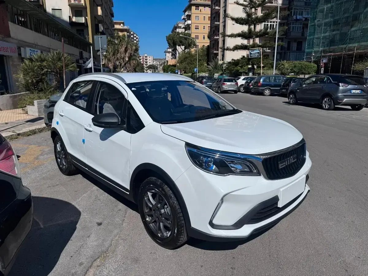 Nuova EMC QUATTRO 103 CV (75 kW) 2026 Argento SUV