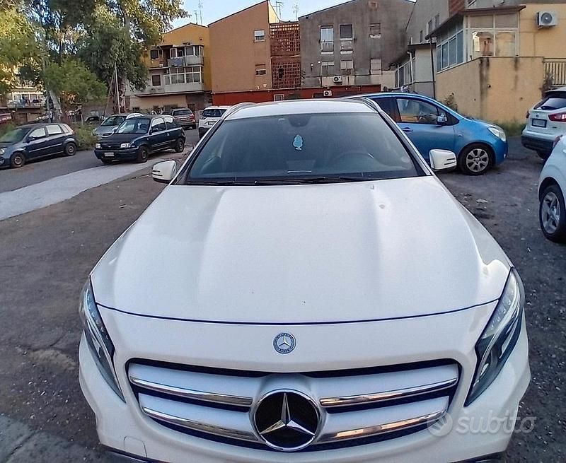 Bianco Usata 2014 Mercedes GLA200 SUV | 14.000 € (Buon prezzo) - Immagine 1/4