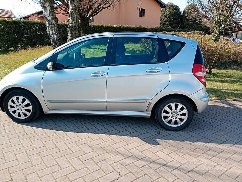 Usata Mercedes A180 2009 Grigio Berlina
