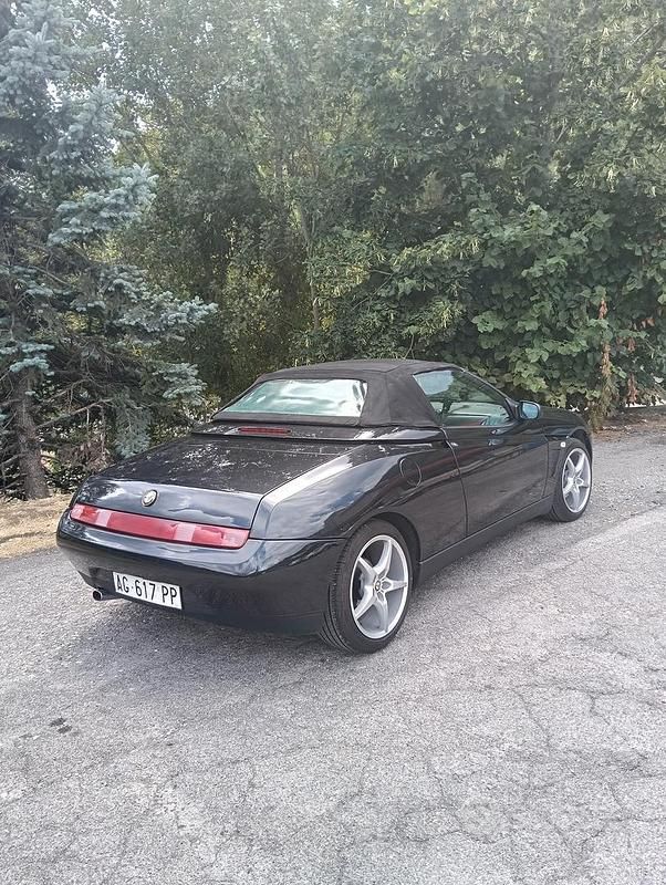 Usata Alfa Romeo Spider 150 CV (110 kW) 1996 Nero Cabrio