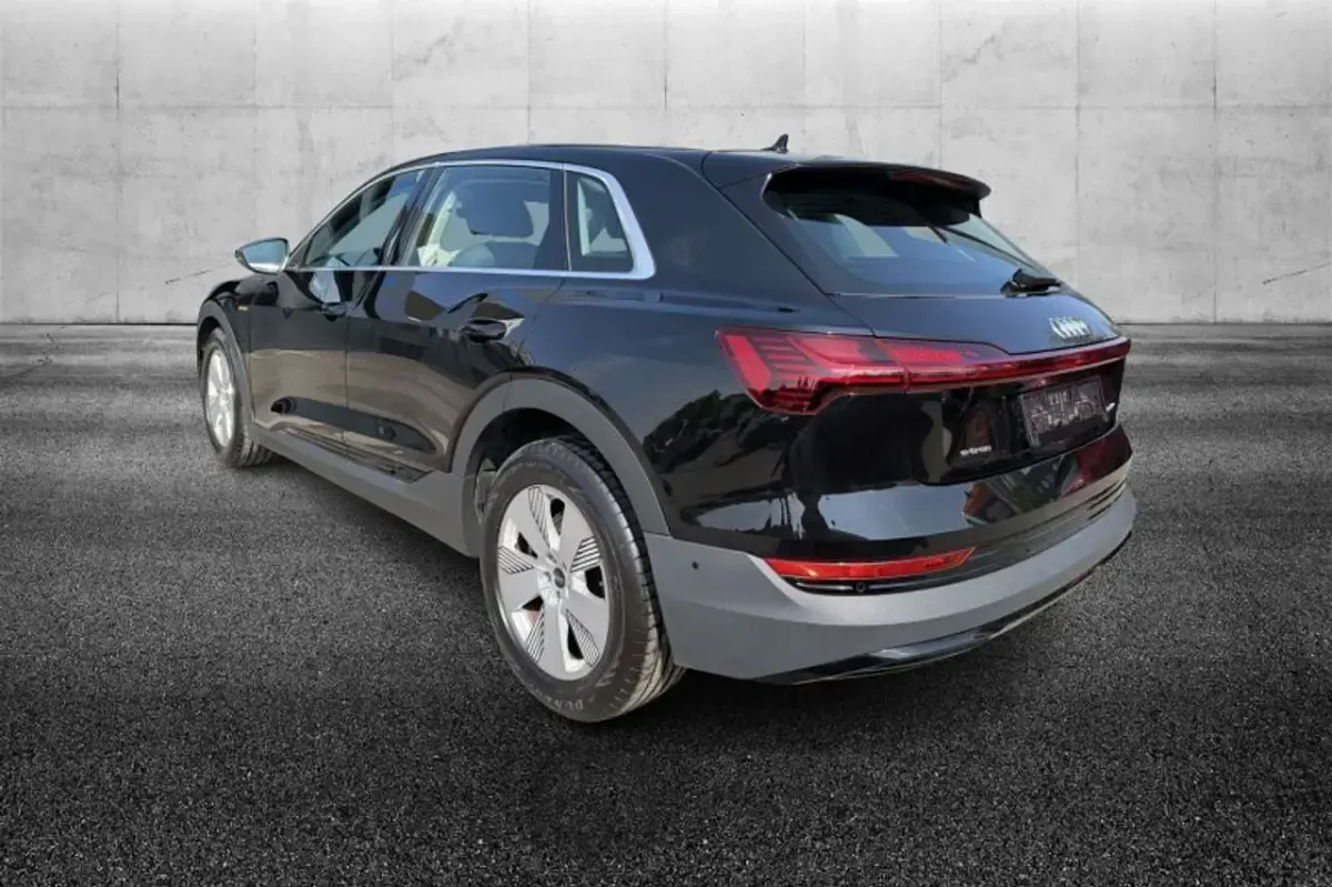 Usata Audi e-tron 158 kW (215 CV) 2022 Nero SUV