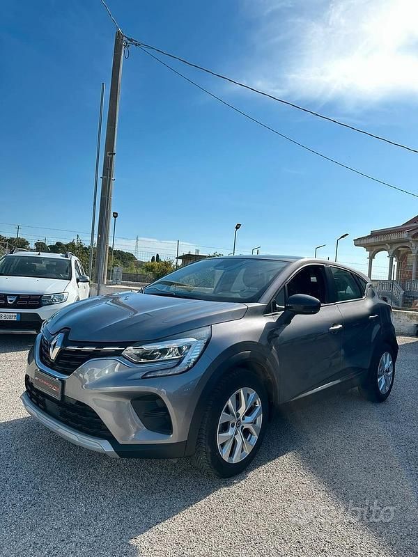 Usata Renault Captur Business 95 CV (69 kW) 2021 Grigio SUV