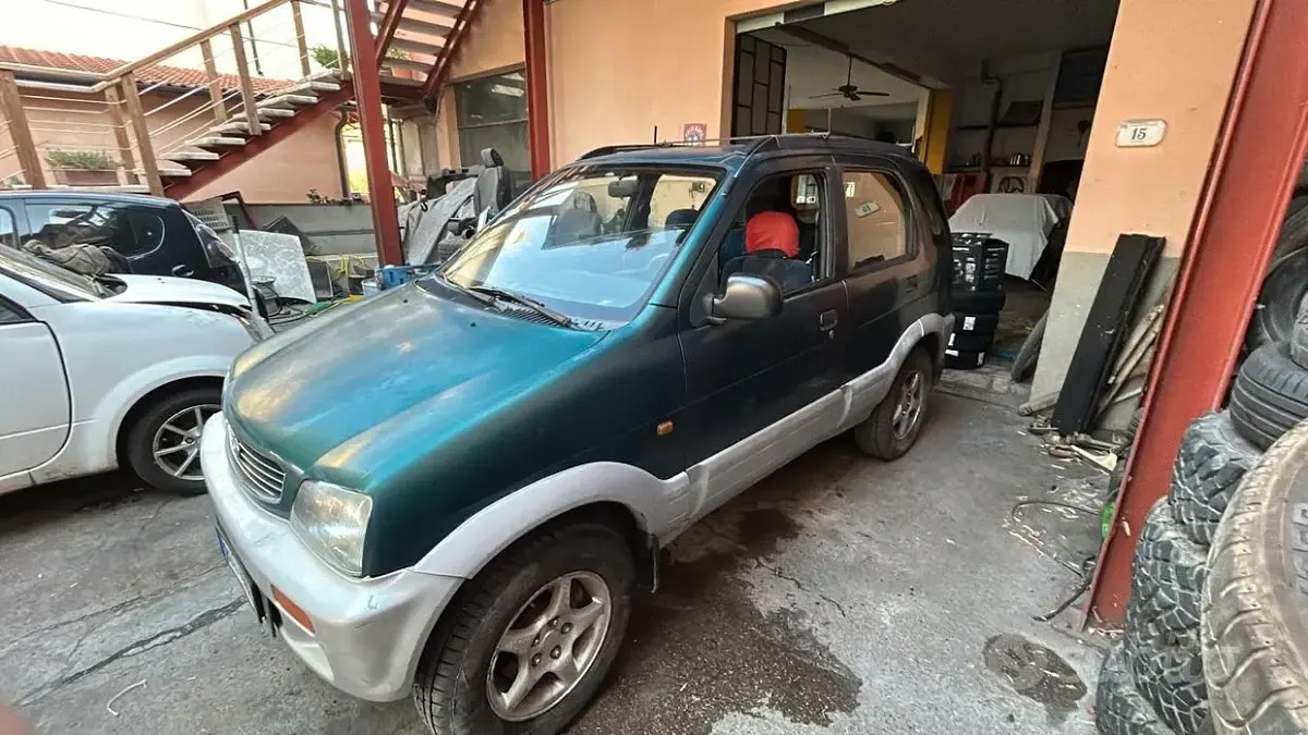 Usata Daihatsu Terios 83 CV (61 kW) 1999 Bluazzurro SUV