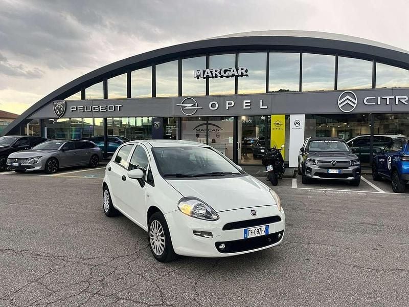 Bianco Usata 2016 Fiat Punto Street Due volumi | 6200 € (Buon prezzo) - Immagine 1/4