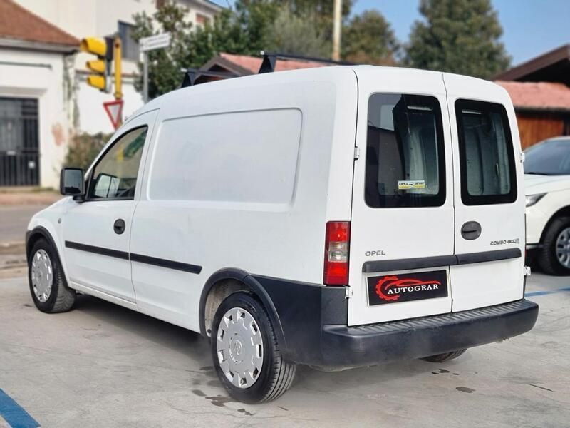 Usata Opel Combo 96 CV (70 kW) 2009 Bianco Monovolume
