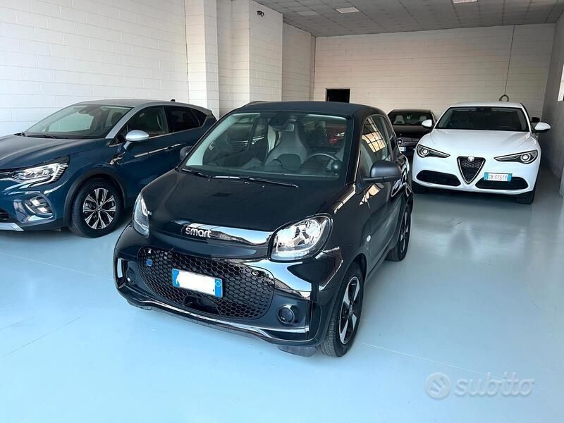 Nero Usata 2021 Smart ForTwo Electric Drive Passion Tre volumi | 9900 € (Super prezzo) - Immagine 1/4