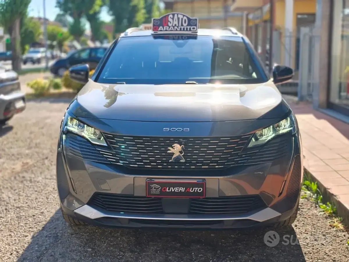 Usata Peugeot 5008 Allure 131 CV (96 kW) 2024 Grigio SUV