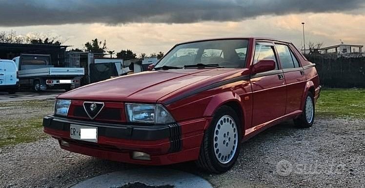 Usata Alfa Romeo 75 Quadrifoglio Verde 155 CV (114 kW) 1989 Rosso Berlina