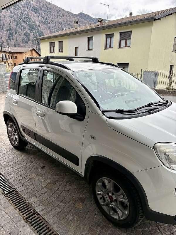 Usata Fiat Panda 4x4 Climbing 75 CV (55 kW) 2013 Bianco Utilitaria