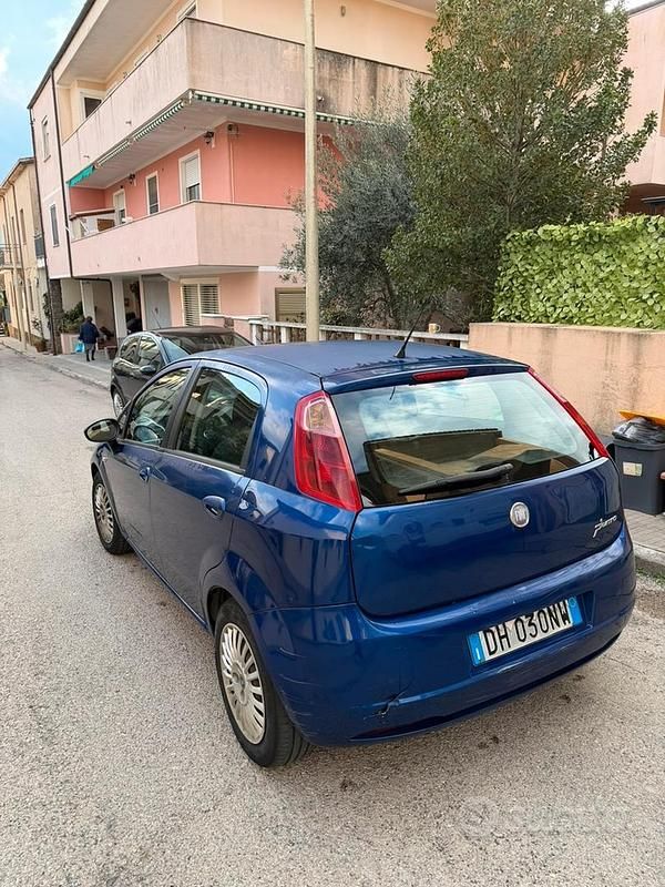 Usata Fiat Grande Punto 90 CV (66 kW) 2010 Blu Utilitaria