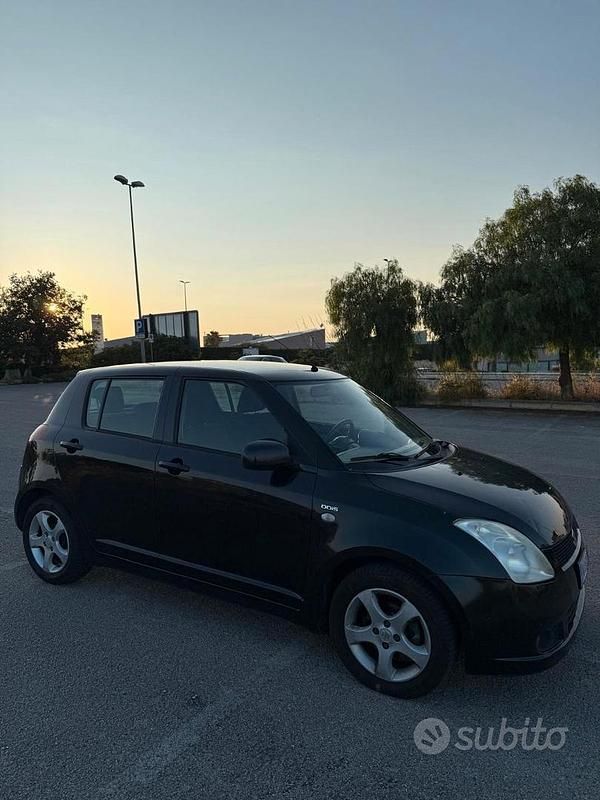 Usata Suzuki Swift 70 CV (51 kW) 2006 Nero Berlina