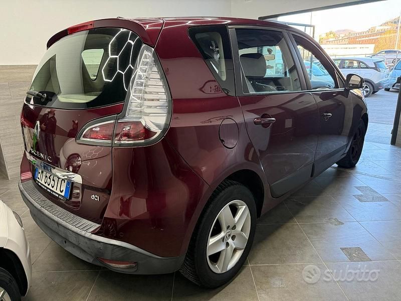 Usata Renault Scénic III XMOD 130 CV (95 kW) 2012 Rosso Monovolume