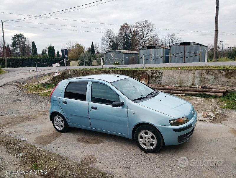 Usata Fiat Punto 2001 Blu Berlina