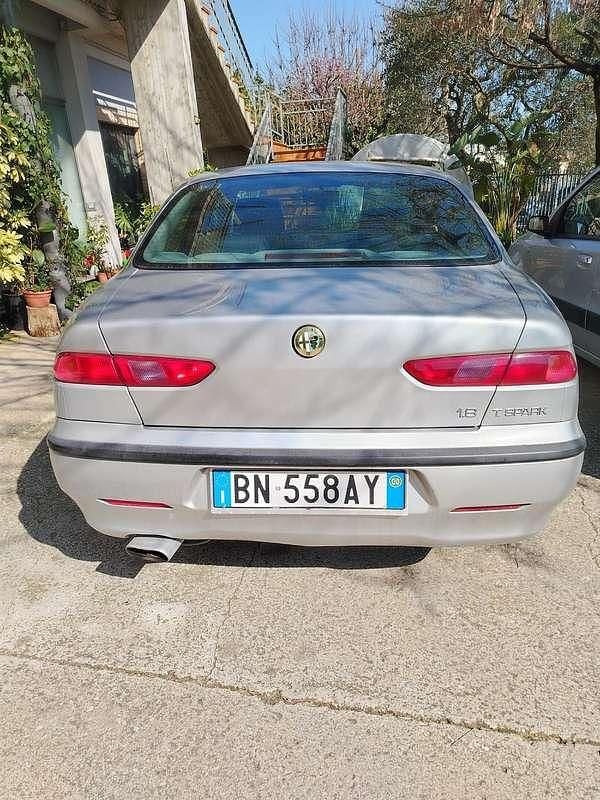 Usata Alfa Romeo 156 Progression 144 CV (105 kW) 2000 Argento Berlina