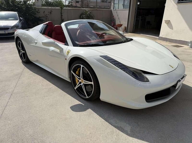 Usata Ferrari 458 570 CV (419 kW) 2012 Bianco Cabrio