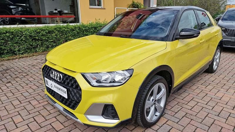 Usata Audi A1 Ambiente 95 CV (69 kW) 2022 Giallo SUV