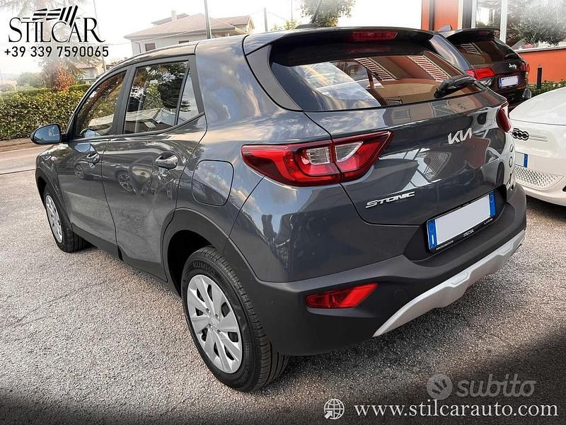 Usata Kia Stonic Urban 84 CV (61 kW) 2022 Grigio SUV