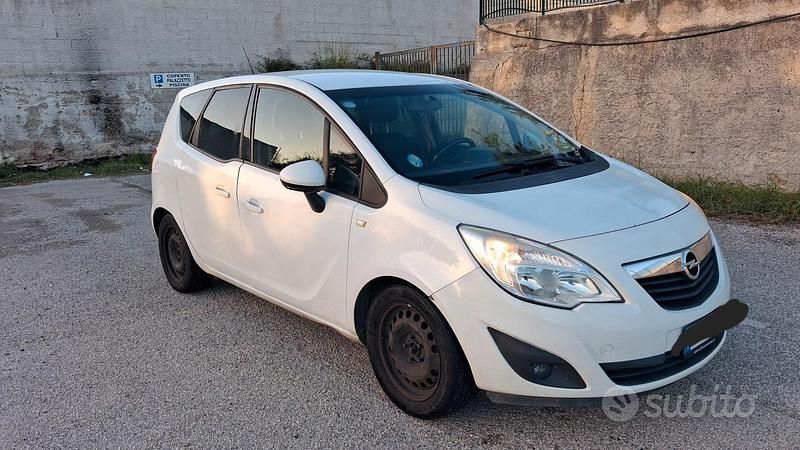 Usata Opel Meriva 75 CV (55 kW) 2012 Bianco Monovolume