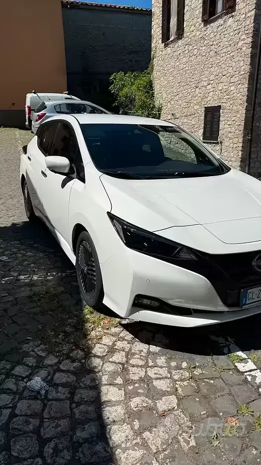 Usata Nissan Leaf Tekna 89 kW (122 CV) 2022 Bianco Utilitaria