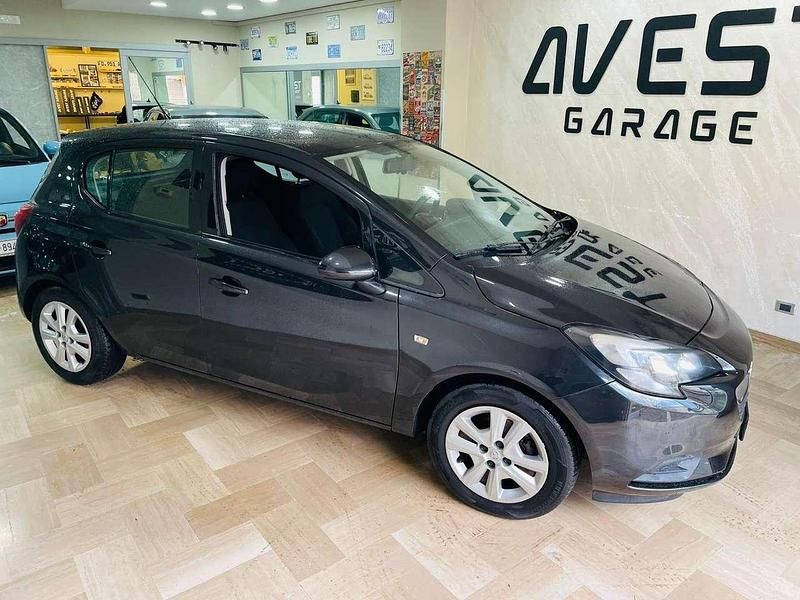 Nero Usata 2015 Opel Corsa Tre volumi | 5900 € (Buon prezzo) - Immagine 1/4